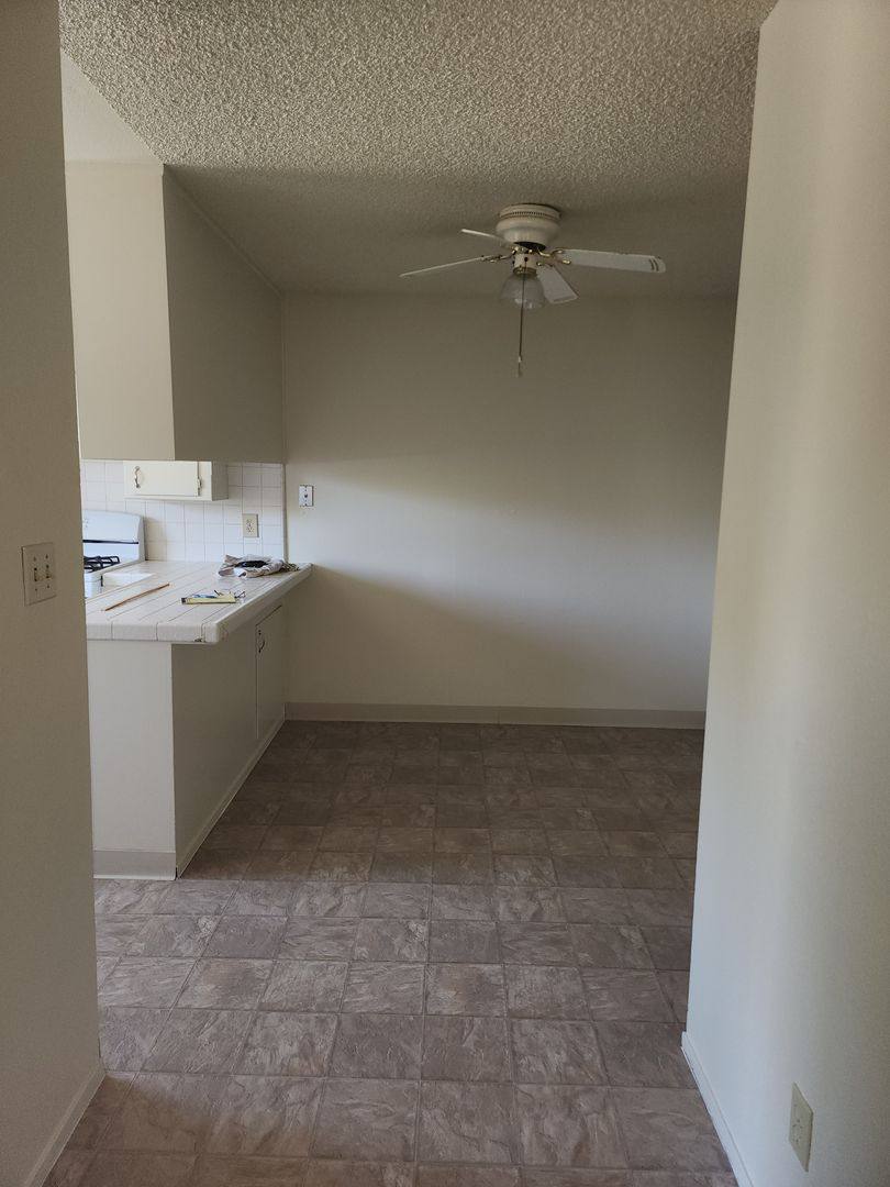 Apartment for rent at 2405 Vera Cruz Dr, Modesto, CA 95355