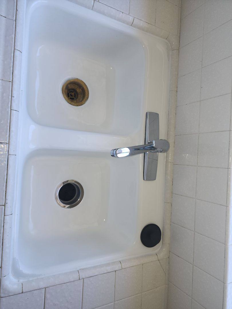 Apartment for rent at 2405 Vera Cruz Dr, Modesto, CA 95355