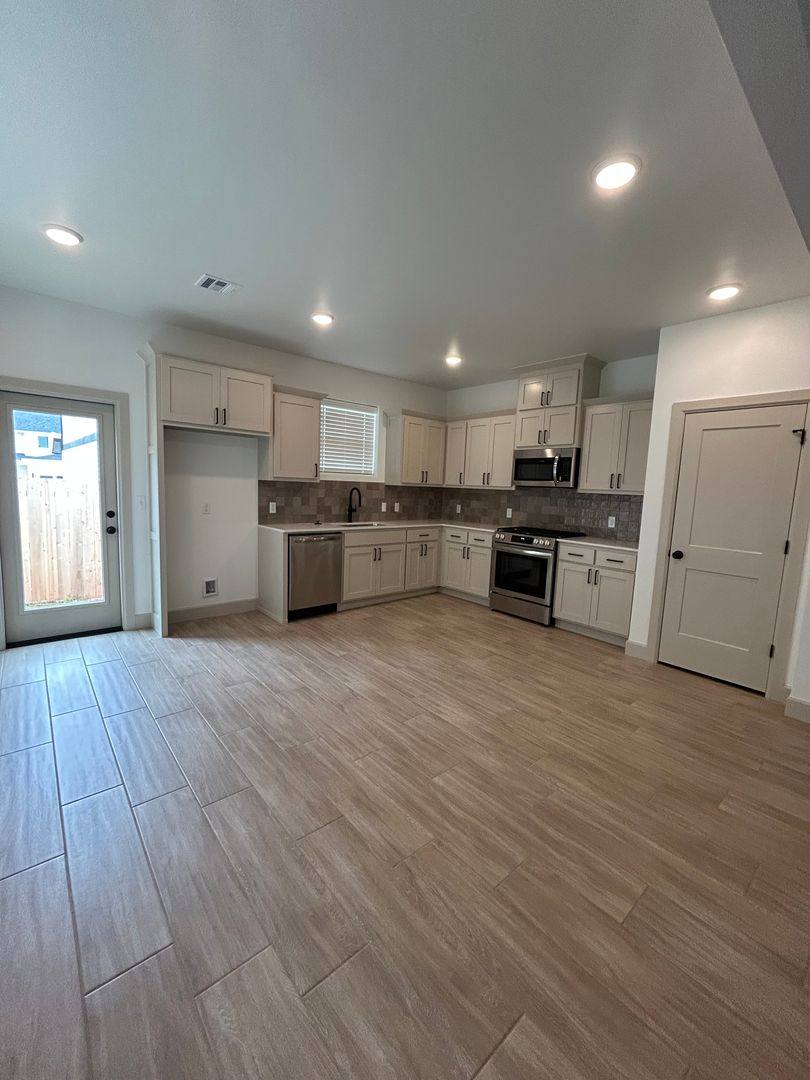 House for rent at 4204NW 179th St, Edmond, OK 73012