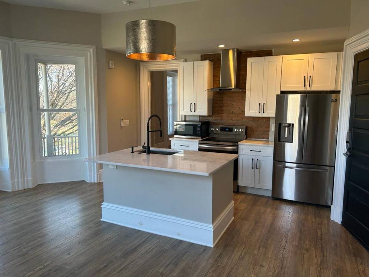 Apartment for rent at 3805 Franklin Blvd, Cleveland, OH 44113