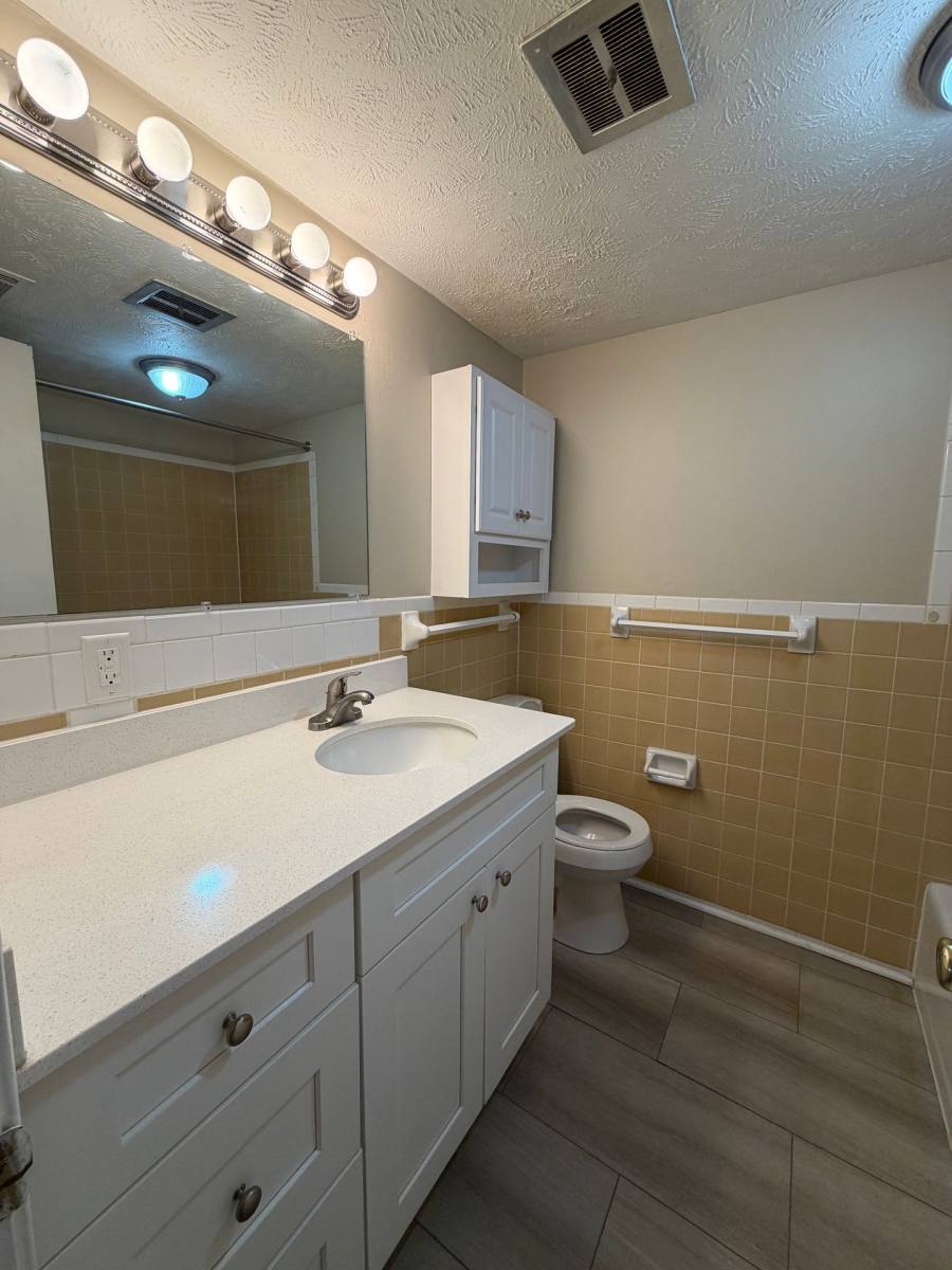 Apartment for rent at 343 S 78th St, Omaha, NE 68114