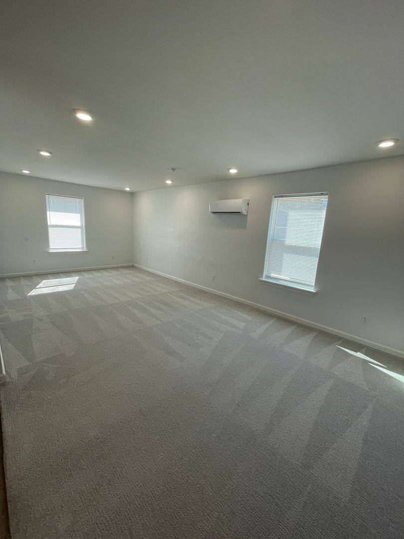 Apartment for rent at 413 Doxey St, Strafford, MO 65757
