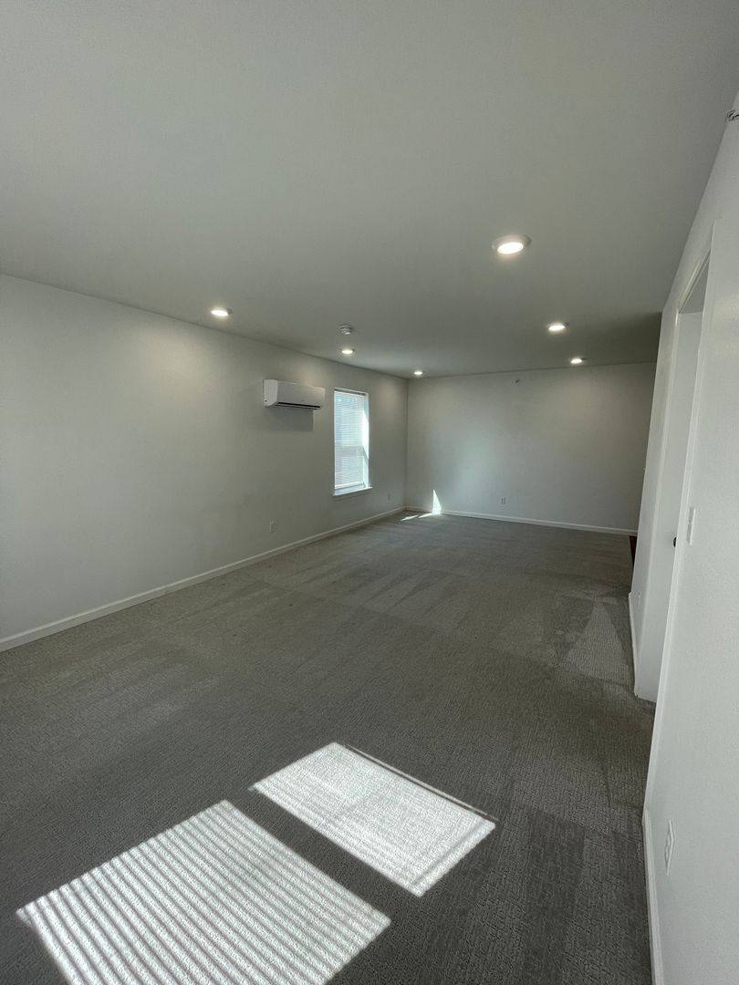 Apartment for rent at 413 Doxey St, Strafford, MO 65757