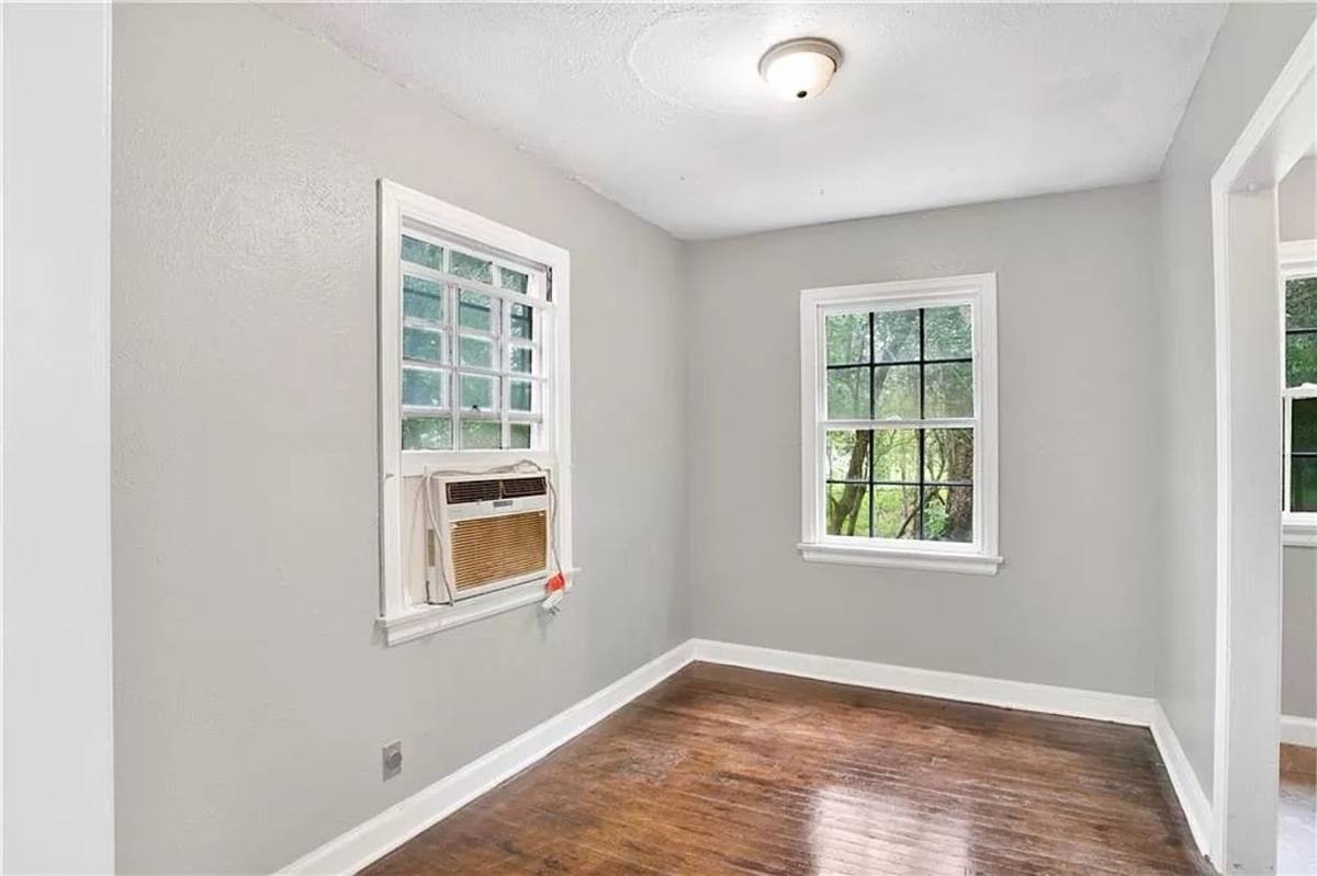 House for rent at 2103 E Victory Dr, Mobile, AL 36606