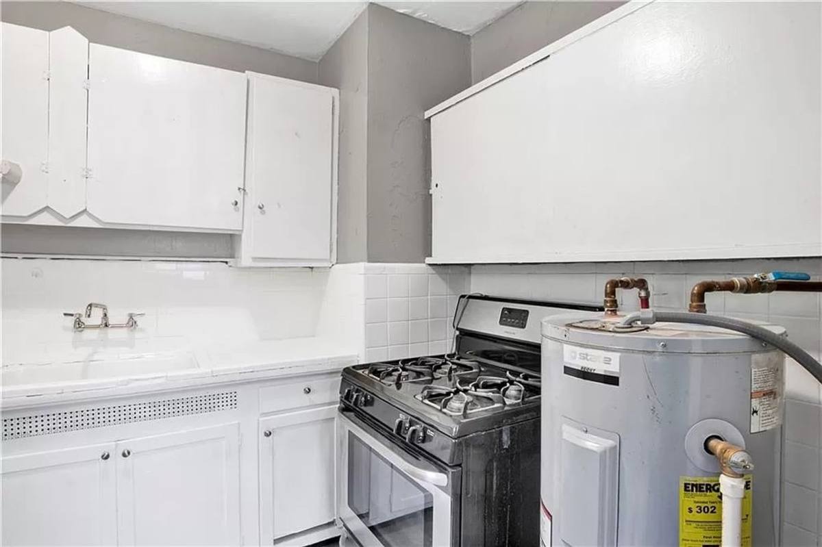 House for rent at 2103 E Victory Dr, Mobile, AL 36606