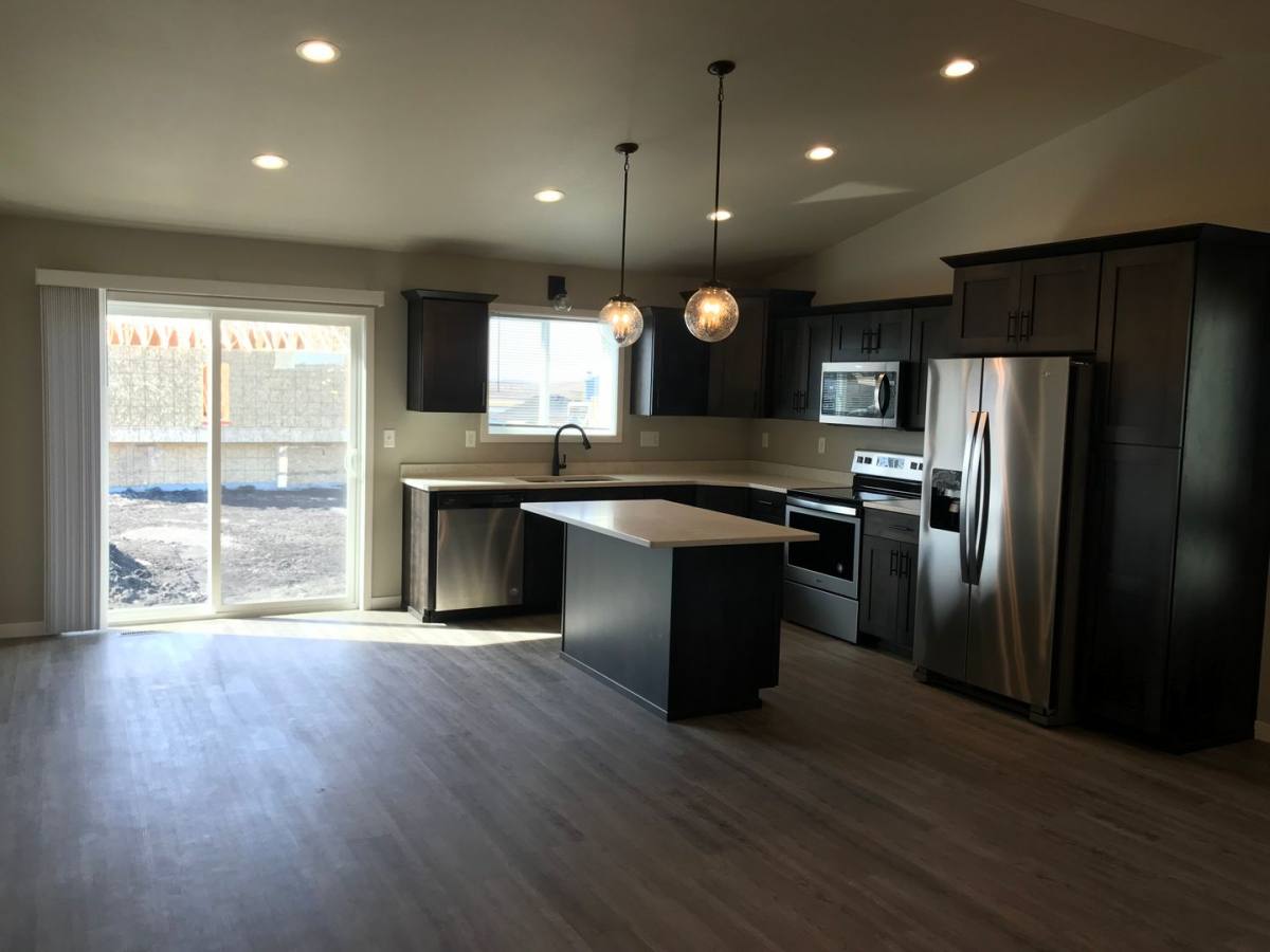 House for rent at 821 Cathy Dr W, West Fargo, ND 58078