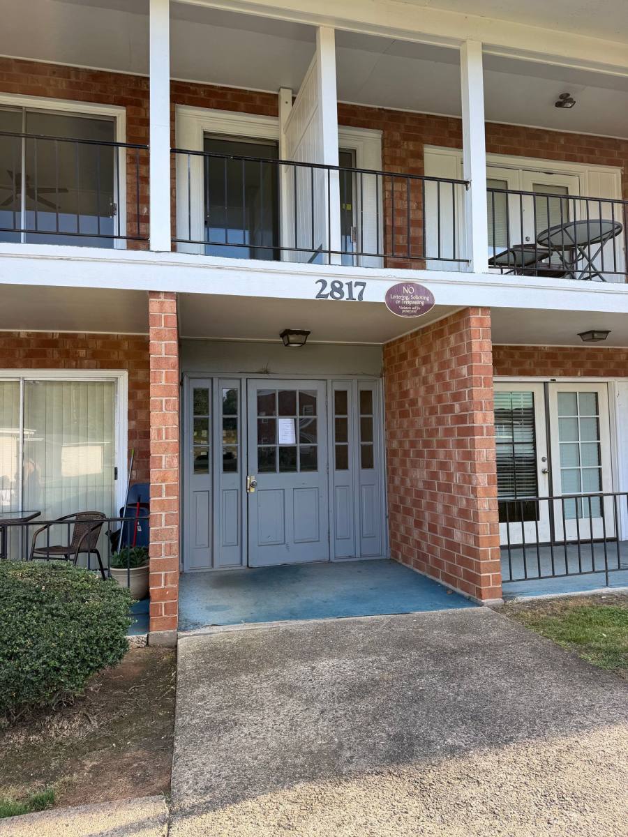 Condo for rent at 2827 N O'Henry Blvd, Greensboro, NC 27405