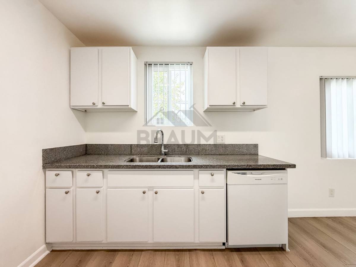 Apartment for rent at 19405 Haynes St, Reseda, CA 91335