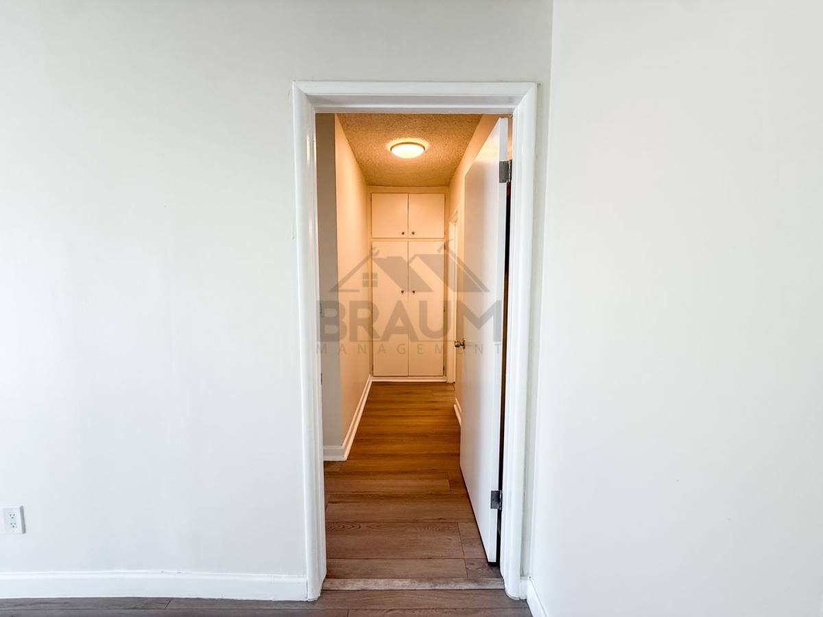 Apartment for rent at 19405 Haynes St, Reseda, CA 91335