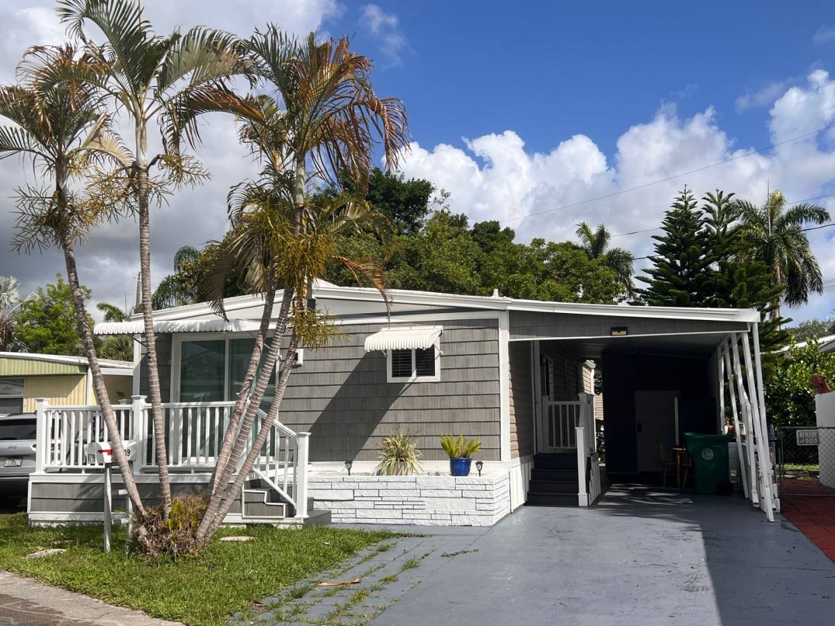 House for rent at 8709 SW 15th St, Fort Lauderdale, FL 33324
