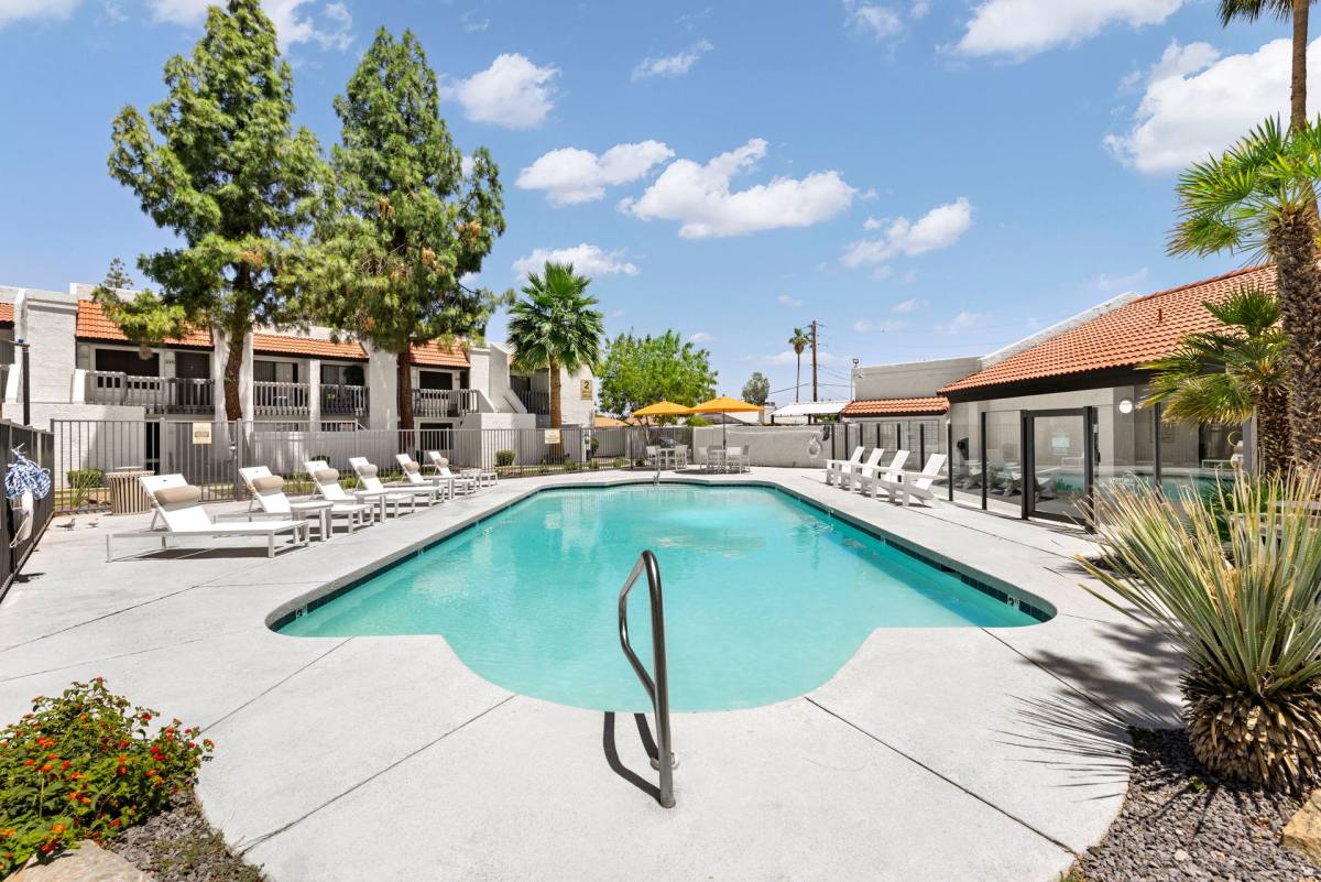 Apartment for rent at 5704 W Thomas Rd, Phoenix, AZ 85031