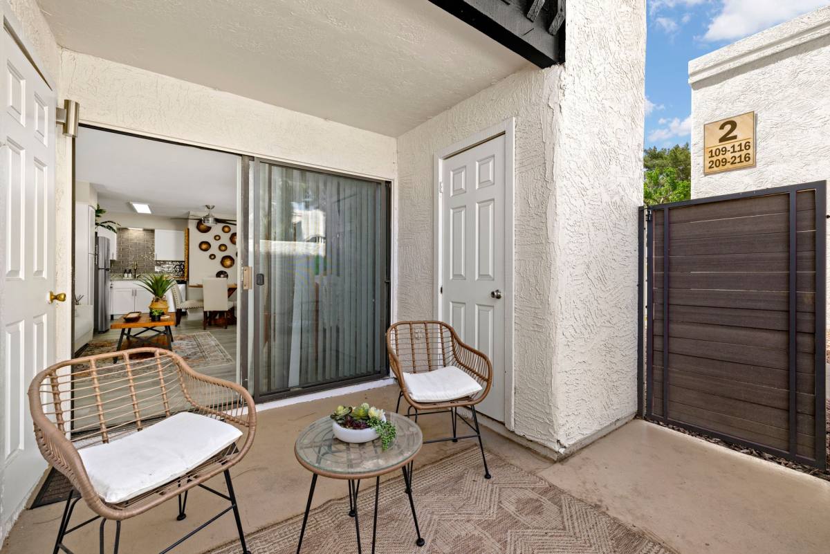 Apartment for rent at 5704 W Thomas Rd, Phoenix, AZ 85031
