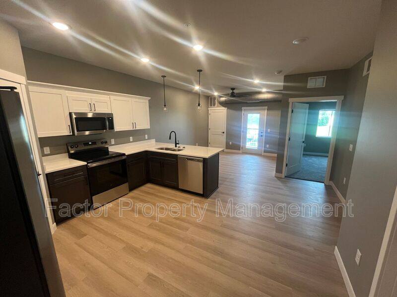 Apartment for rent at 960 N 3rd St, Saint Peter, MN 56082