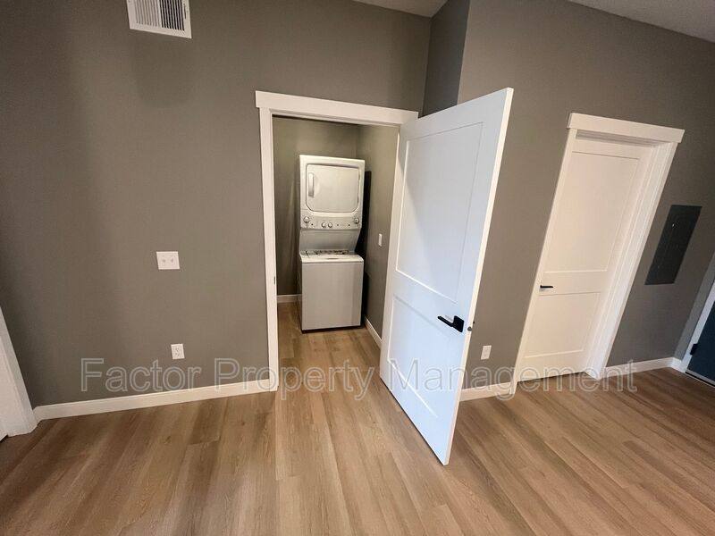 Apartment for rent at 960 N 3rd St, Saint Peter, MN 56082