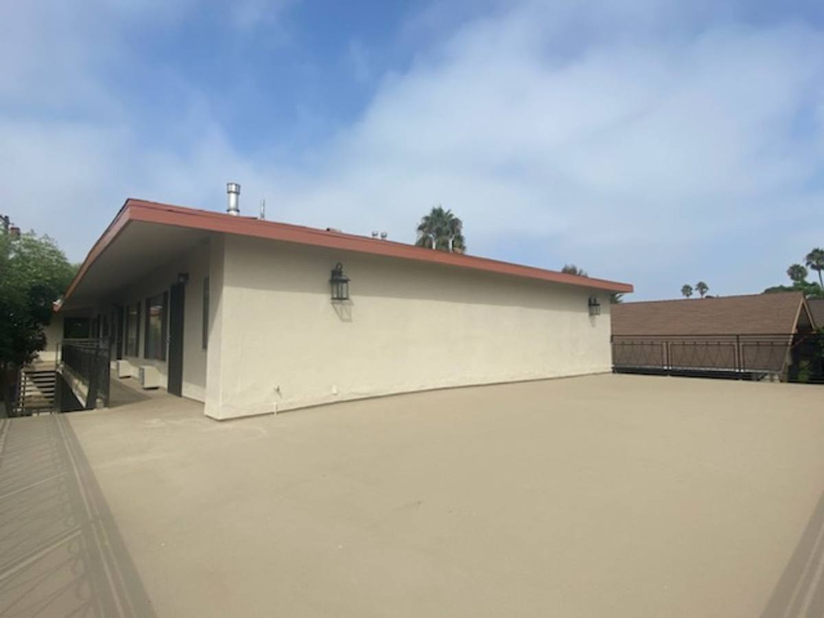 Apartment for rent at 727-741 Orizaba Ave, Long Beach, CA 90804