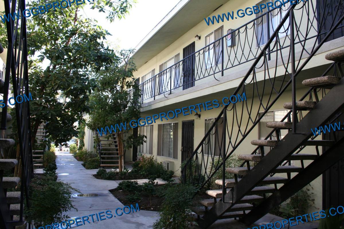 Apartment for rent at 727-741 Orizaba Ave, Long Beach, CA 90804