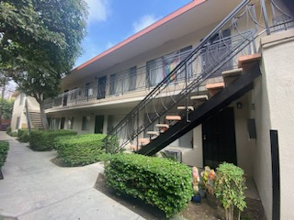 Apartment for rent at 727-741 Orizaba Ave, Long Beach, CA 90804