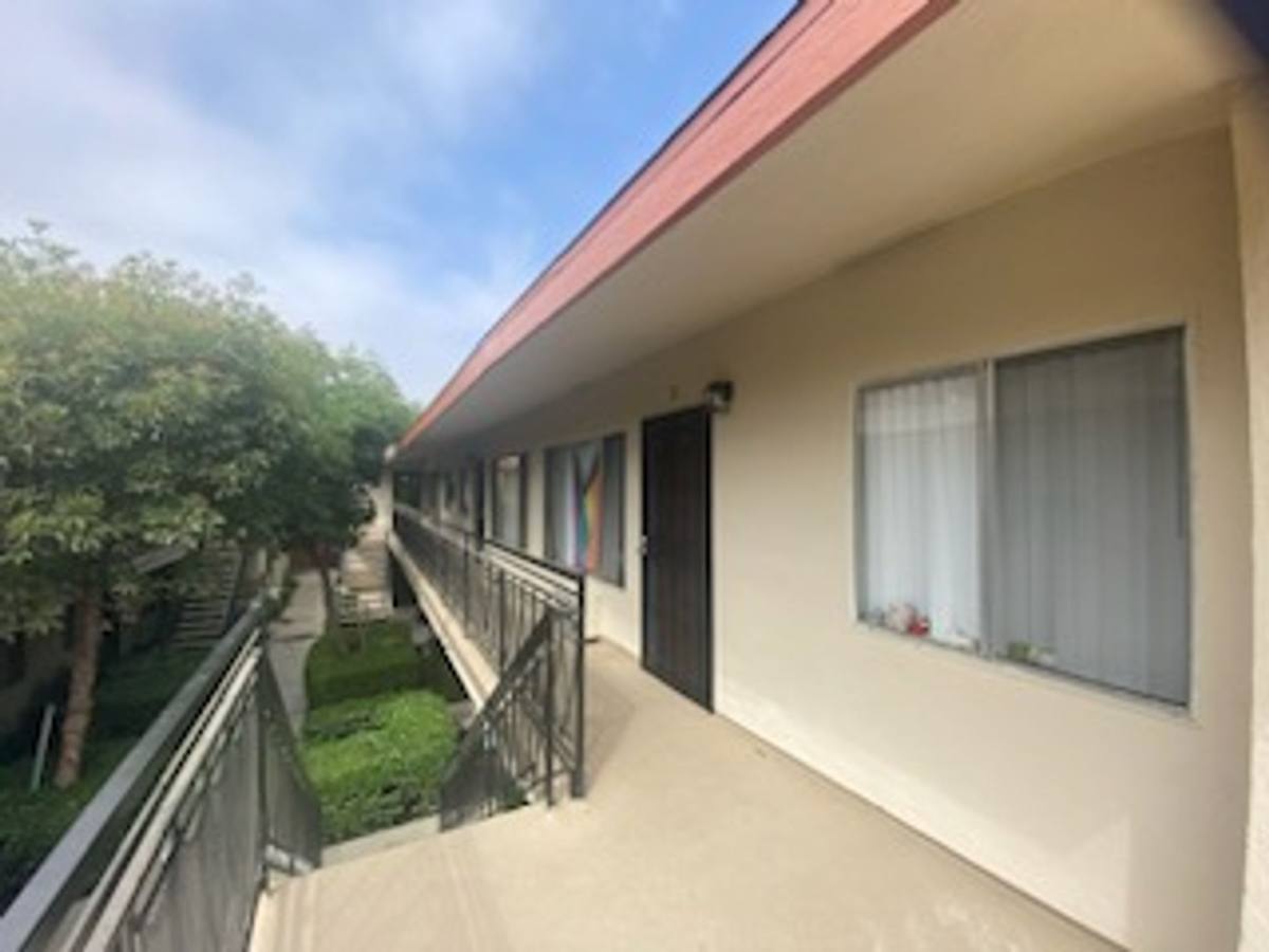 Apartment for rent at 727-741 Orizaba Ave, Long Beach, CA 90804