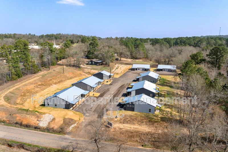 Apartment for rent at 10407 County Rd #2, Whitehouse, TX 75791