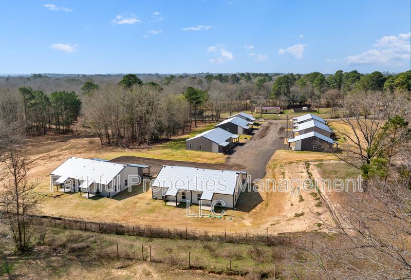 Apartment for rent at 10407 County Rd #2, Whitehouse, TX 75791