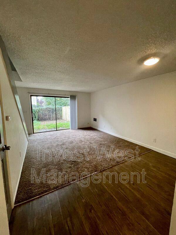 Townhouse for rent at 1960 33 Ave, Longview, WA 98632