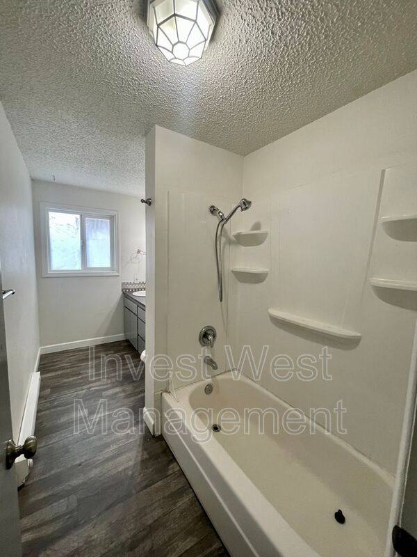 Townhouse for rent at 1960 33 Ave, Longview, WA 98632