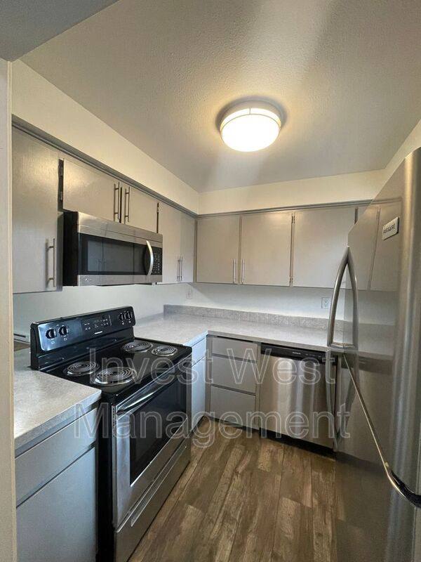 Townhouse for rent at 1960 33 Ave, Longview, WA 98632