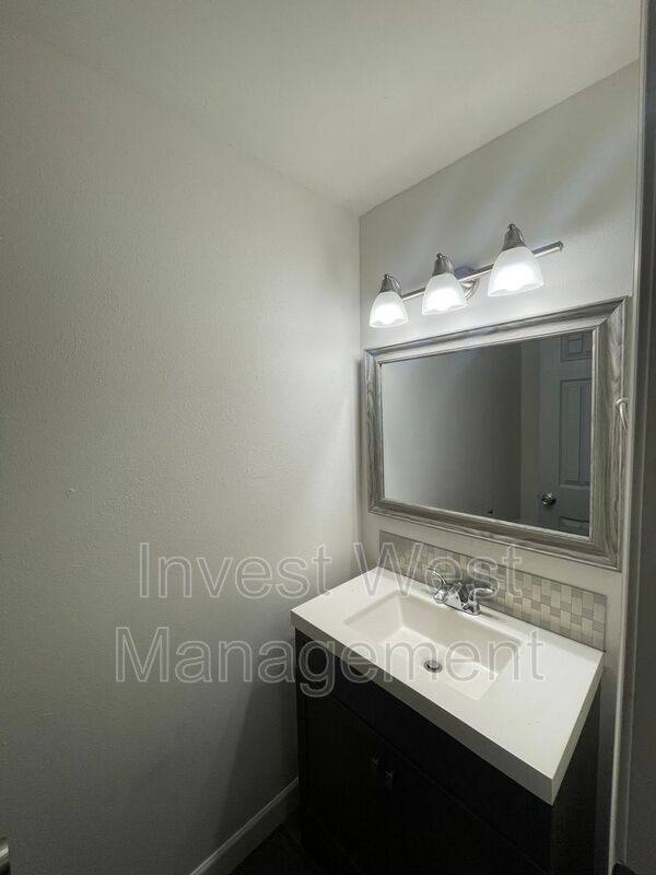 Townhouse for rent at 1960 33 Ave, Longview, WA 98632
