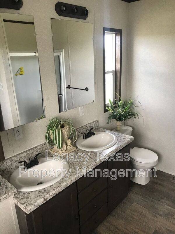 Apartment for rent at 800 N Old Betsy, Cleburne, TX 76031