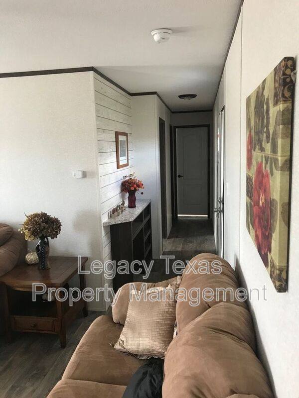 Apartment for rent at 800 N Old Betsy, Cleburne, TX 76031