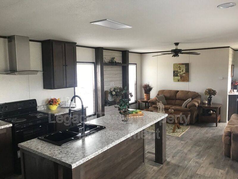 Apartment for rent at 800 N Old Betsy, Cleburne, TX 76031
