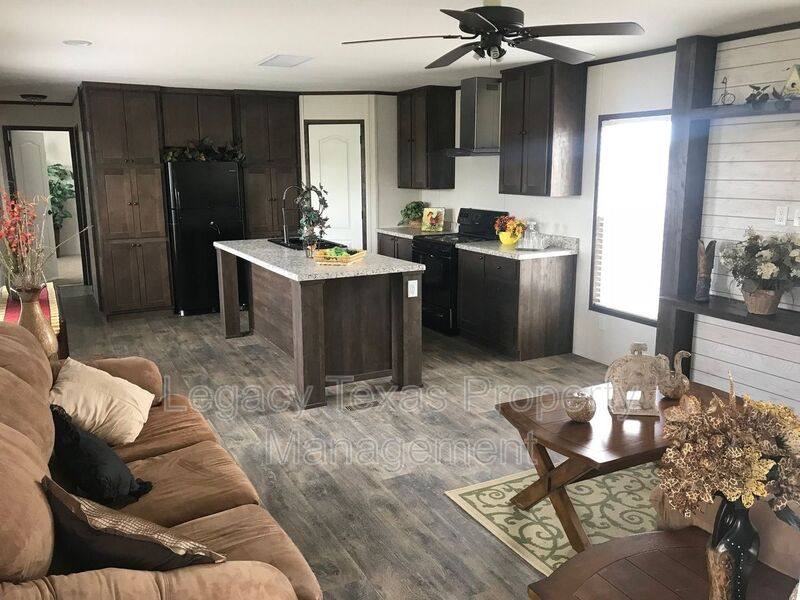 Apartment for rent at 800 N Old Betsy, Cleburne, TX 76031