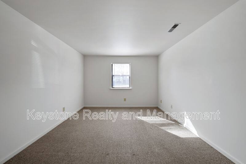 Apartment for rent at 2830 Greenville Rd, Hopkinsville, KY 42240