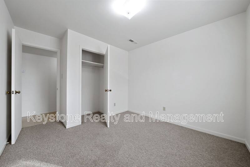 Apartment for rent at 2830 Greenville Rd, Hopkinsville, KY 42240