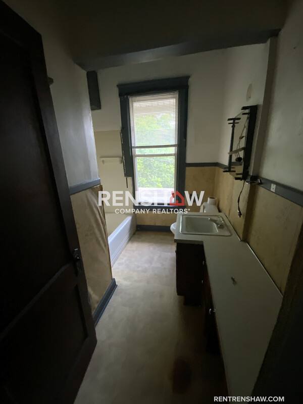 House for rent at 704 Finley St, Dyersburg, TN 38024