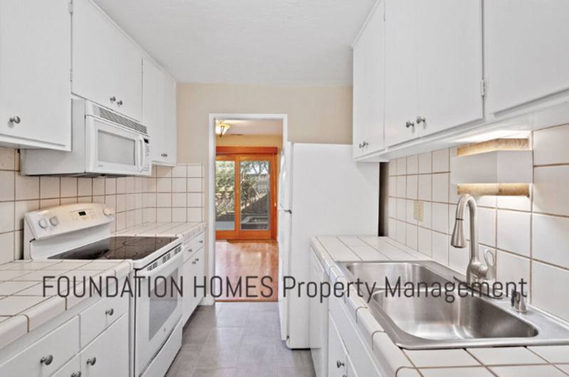 Townhouse for rent at 28 Mariner Green Dr, Corte Madera, CA 94925