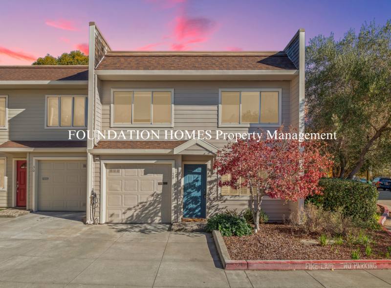 Townhouse for rent at 28 Mariner Green Dr, Corte Madera, CA 94925