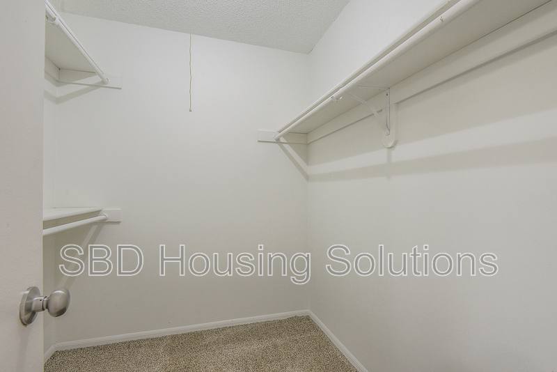 Townhouse for rent at 6621 E 128th St, Grandview, MO 64030