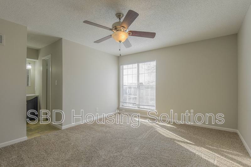 Townhouse for rent at 6621 E 128th St, Grandview, MO 64030
