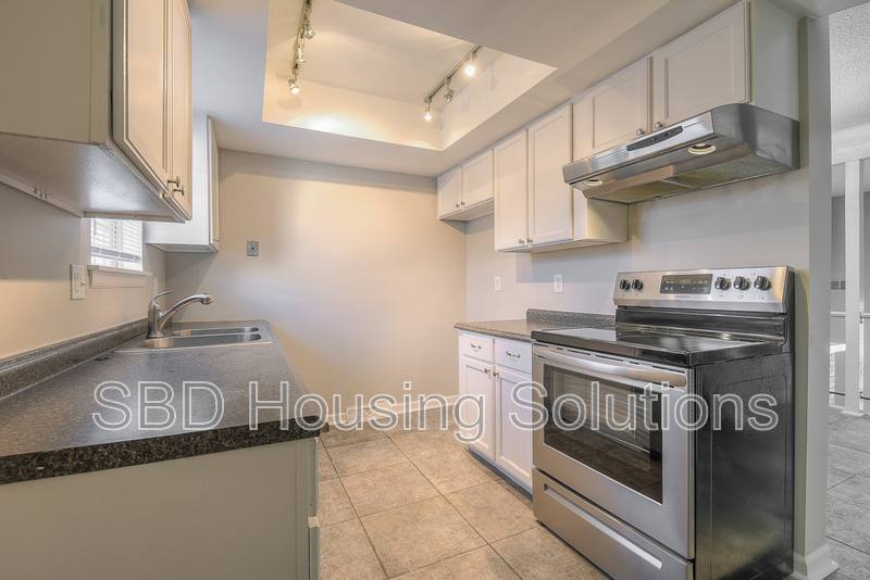 Townhouse for rent at 6621 E 128th St, Grandview, MO 64030