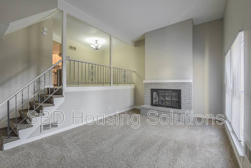 Townhouse for rent at 6621 E 128th St, Grandview, MO 64030