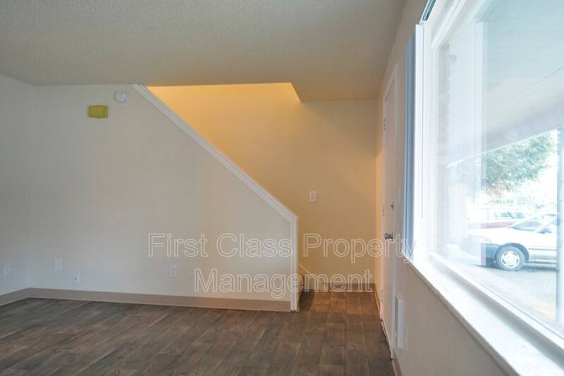 Townhouse for rent at 1673 Dollar St, West Linn, OR 97068
