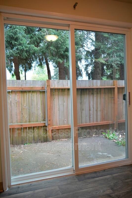 Townhouse for rent at 1673 Dollar St, West Linn, OR 97068