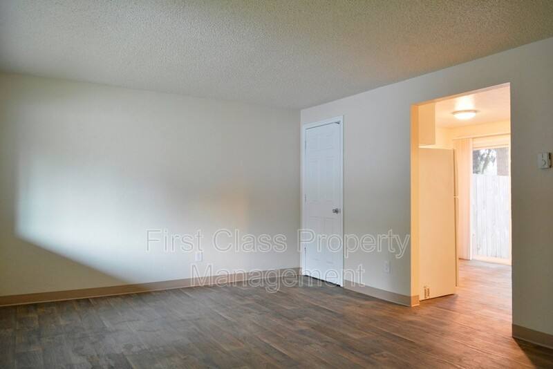 Townhouse for rent at 1673 Dollar St, West Linn, OR 97068