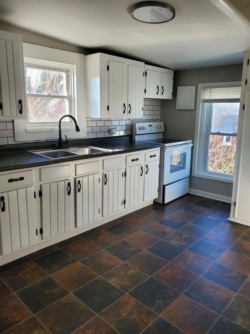 Apartment for rent at 649 651 Potomac Ave, Hagerstown, MD 21740