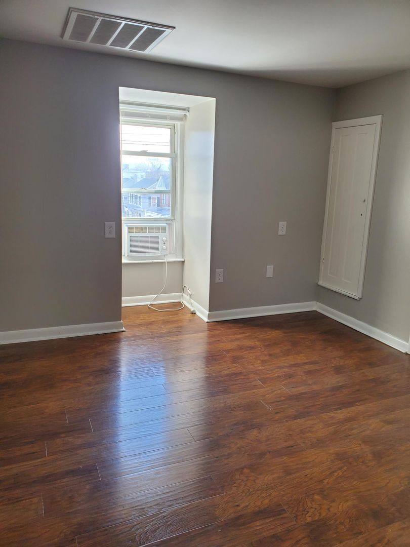 Apartment for rent at 649 651 Potomac Ave, Hagerstown, MD 21740