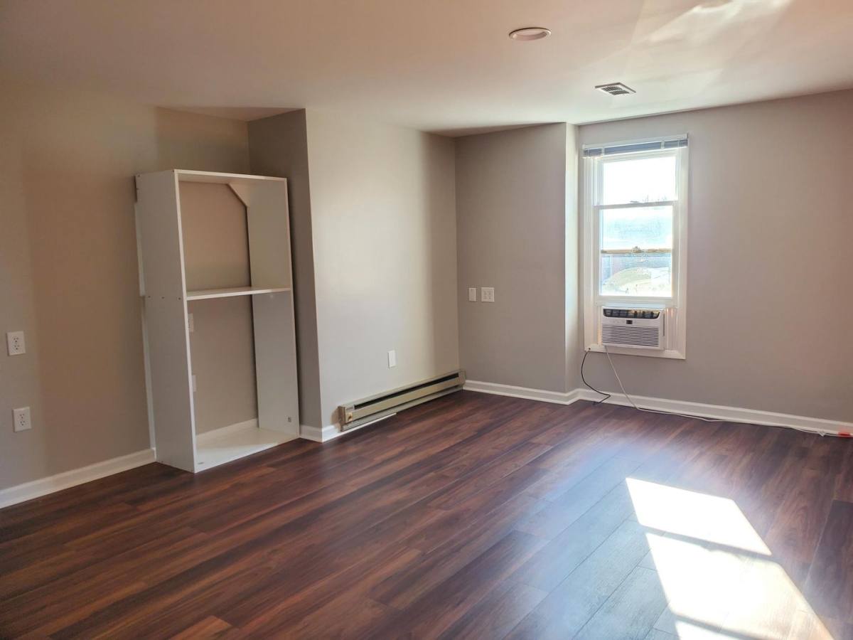 Apartment for rent at 649 651 Potomac Ave, Hagerstown, MD 21740