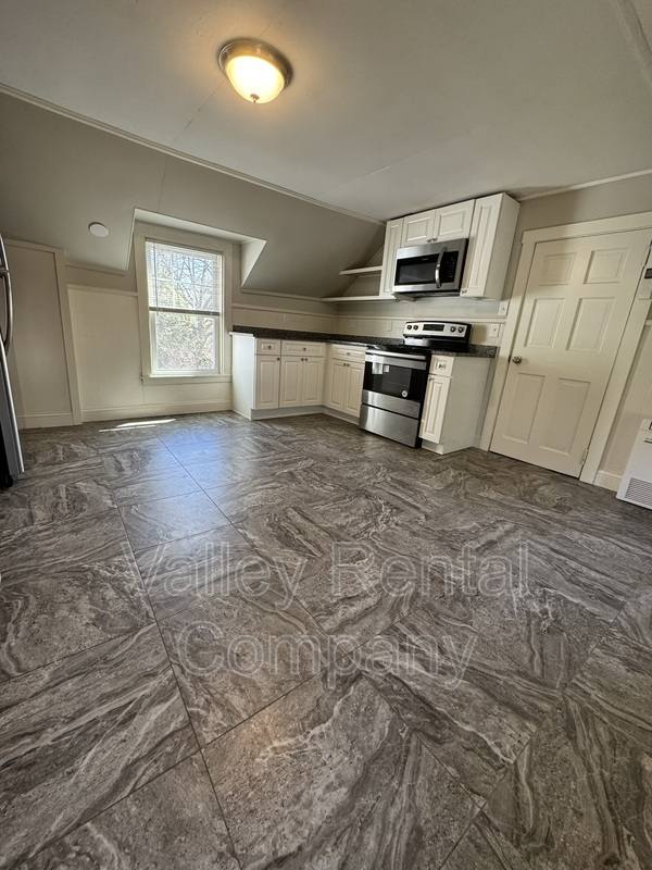 Apartment for rent at 39 Middle St #2, Hadley, MA 01035