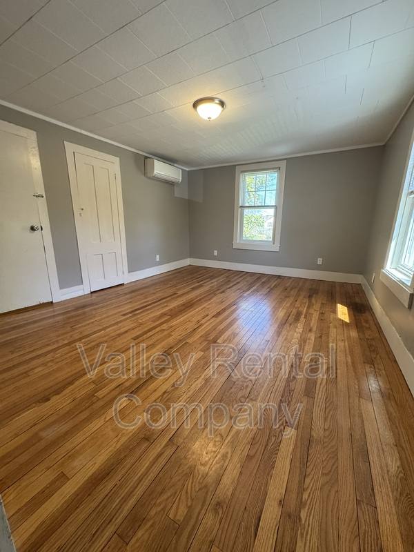 Apartment for rent at 39 Middle St #2, Hadley, MA 01035