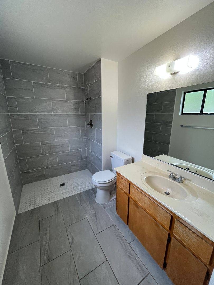 Apartment for rent at 206 E Mill Ave, Porterville, CA 93257